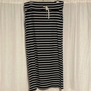 TWFS Striped Maxi Skirt - L